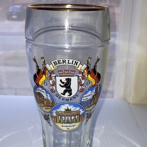 Berlin GERMANY Souvenir Beer Glass Boot Gold Rim 8 inches Tall 0.5 Liters